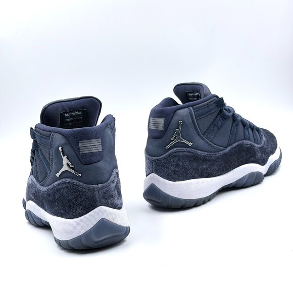 Wmns Jordan 11 Retro Midnight Navy - Picture 2 of 10